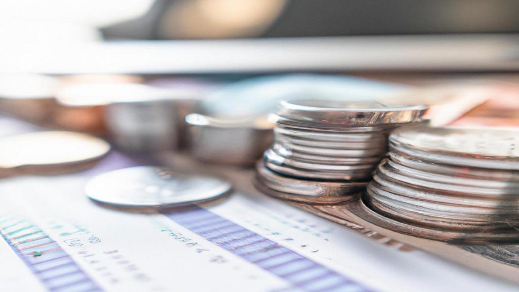 Jak zainwestować 100 zł na giełdzie?